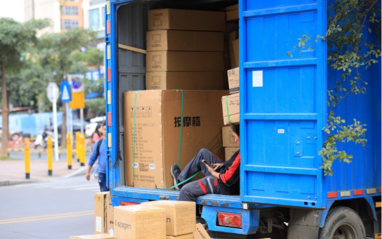 日日顺携手海康智能机器人之大件物流的难解之路
