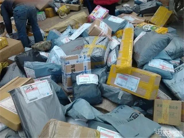 二线快递陆续推出历史舞台，报团取暖成为关键！