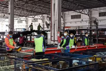 稳妥推进湖北邮政快递业复工复产，三通一达、百世、苏宁和德邦领下“硬核”任务