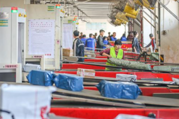 快递集体涨价“搁浅”