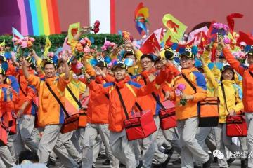 全国人大代表：建议加强“快递小哥”权益保障