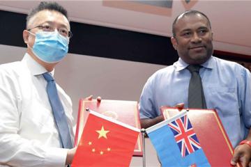 爱心一万里：中国援助太平洋岛国抗疫物资安全抵达