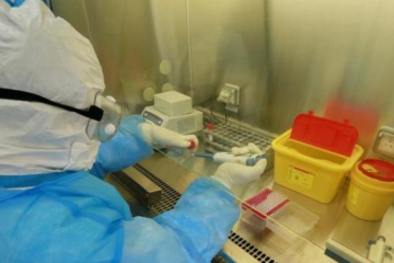 至少已有6个国产新冠疫苗进入临床试验，还有更多正在研发