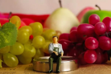 融资百亿，腾讯加持：它才是未知的黑马，抢滩社区团购第一股