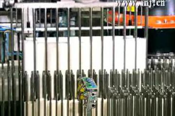 机器人全自动装箱、打包塑料杯全过程视频，屌爆了！