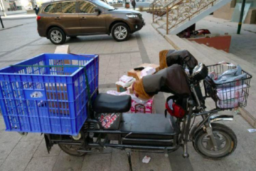 11家外卖快递被约谈，要求从业人员集中充电