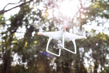 无人机送货引发布局热潮，走向普及需要关注两点