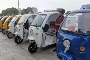 “违规三四轮电动车不能上路”，快递该怎么送？