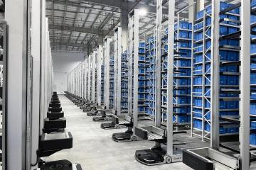 多家鞋服巨头如何借助物流机器人实现效率翻倍？
