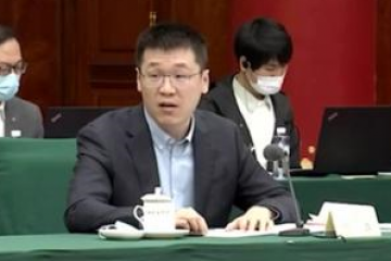 拼多多新老板，带头下地！