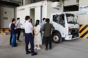 抢“鲜”一步，东风极鲜蜂为城市冷链配送而来