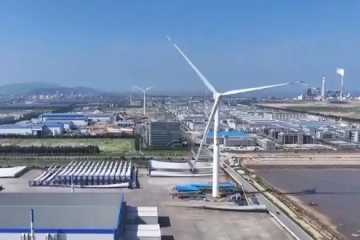 采煤工人“黑领”变“白领” 大模型赋能产业迭代升级