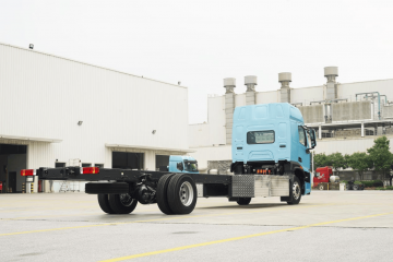 乘龙翼威5以绿色智能之姿，荣膺“意见领袖”快递快运创富桂冠