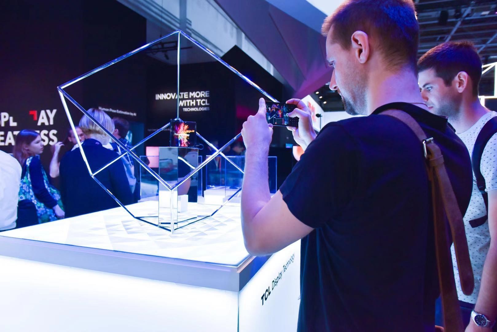 TCL通讯走自研路线,抢占屏幕技术、AI和5G发展先机