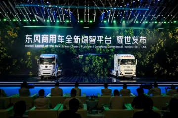 跨越零碳干线的“临界点”：东风天龙GX Super氢能牵引车深度实拍