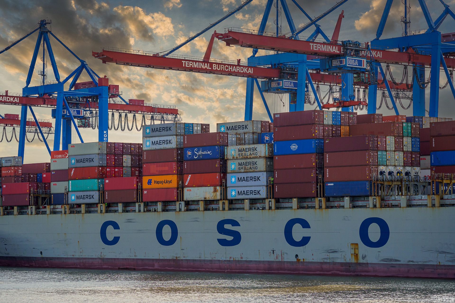 container-6799046_1920.jpg